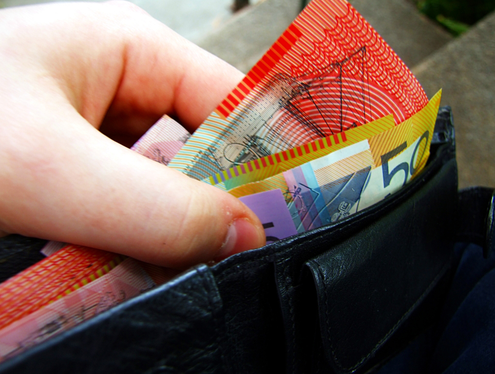 Australian-banknotes-in-wallet