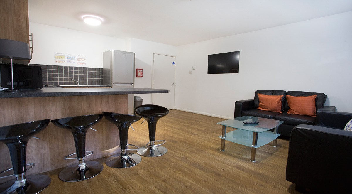 Manchester-House-Manchester-Shared-Kitchen-Dining-Living-Area-Unilodgers