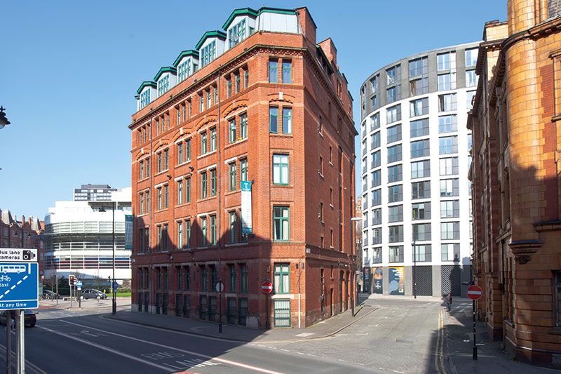 iQ-Warehouse-One-&-Two-Manchester-Exterior-Unilodgers